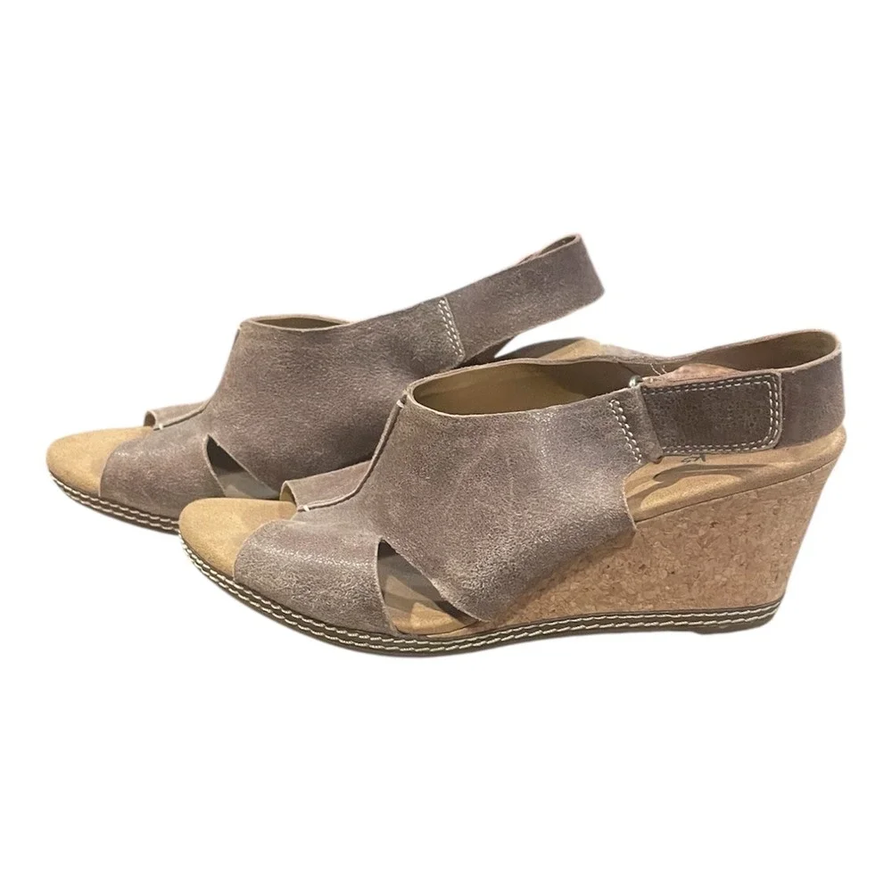 Clarks Collection Taupe Suede Cork Wedge Sandals Slingback Peep Toe Womens 8.5 W